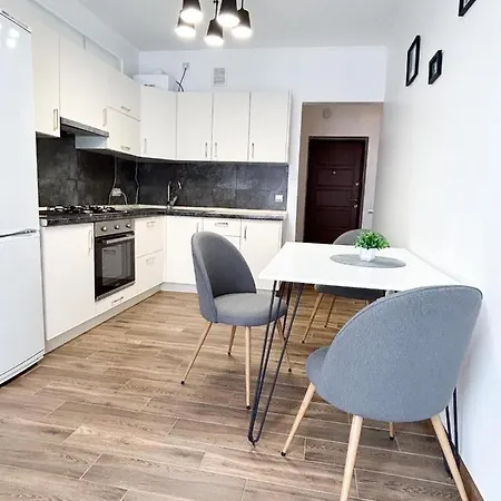 Apartment шевченка 60, семицвіт