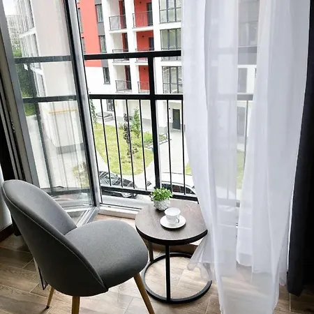 Apartment шевченка 60, семицвіт *